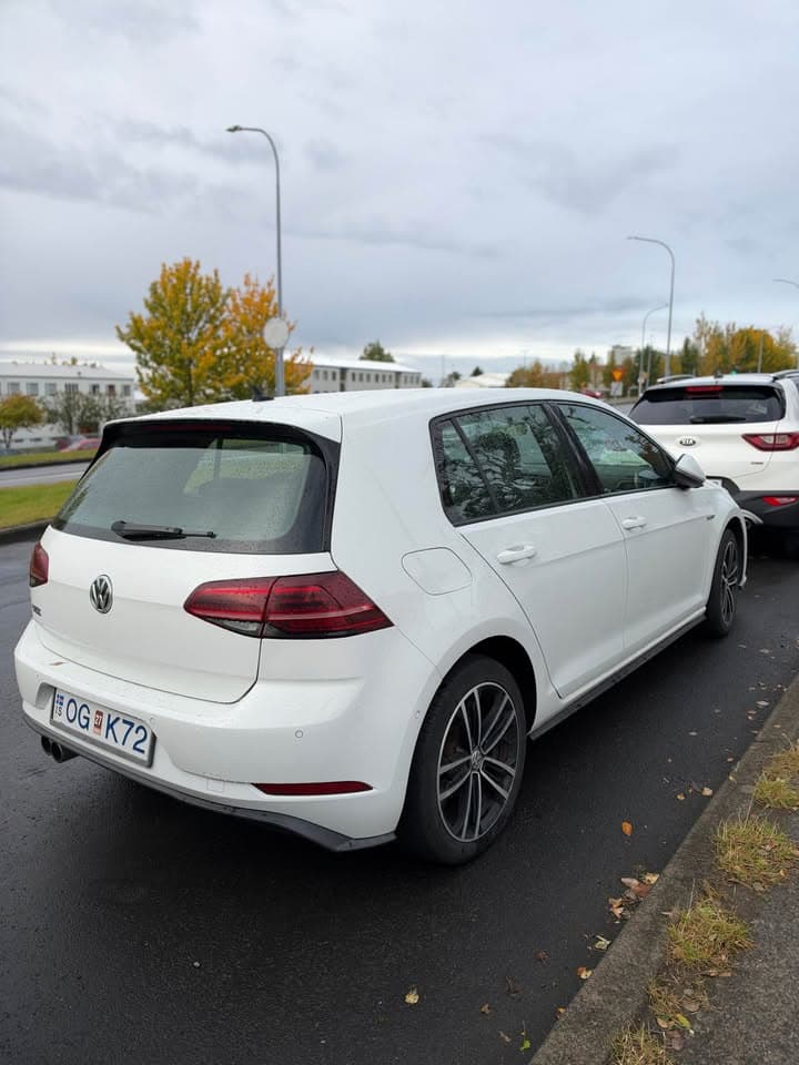 2017 Volkswagen Golf GTE