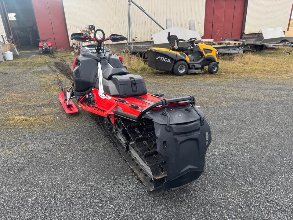2023 Lynx Shredder RE 3900
