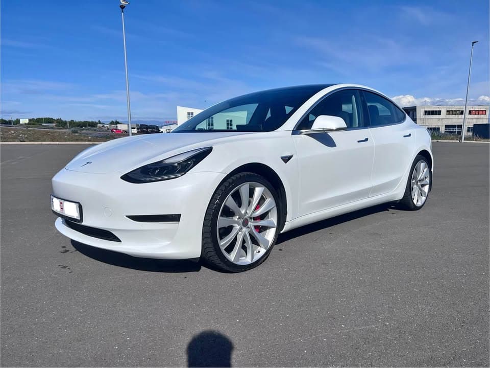 2020 Tesla Model 3