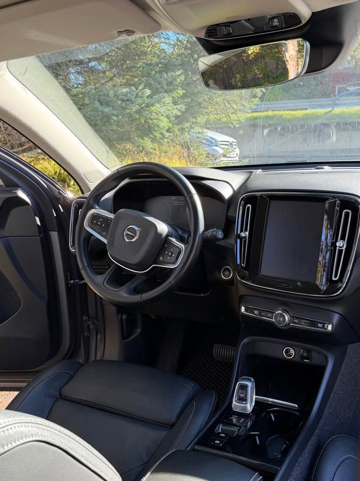 2020 Volvo XC40