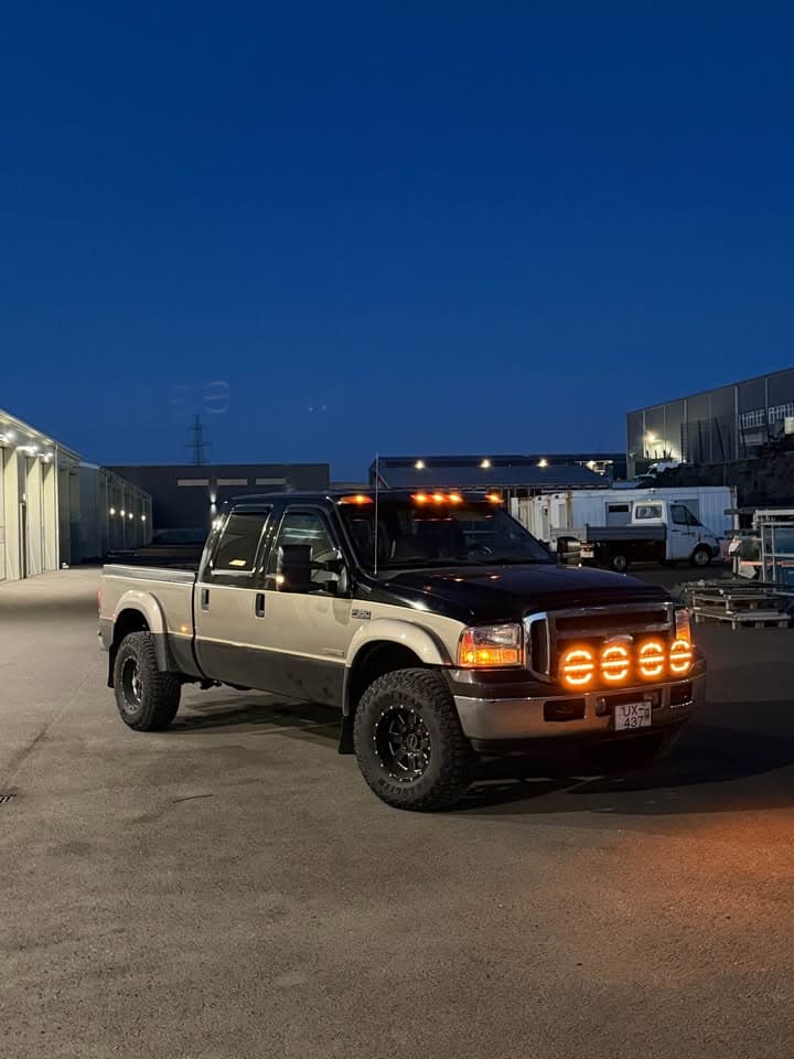 2004 Ford F-350 Lariat LE