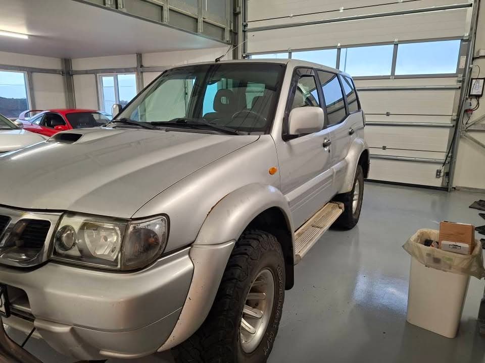 2005 Nissan Terrano