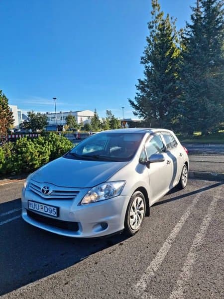 2012 Toyota Auris
