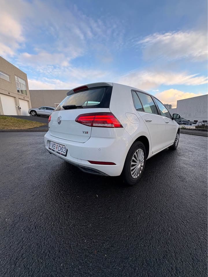 2017 Volkswagen Golf TSI