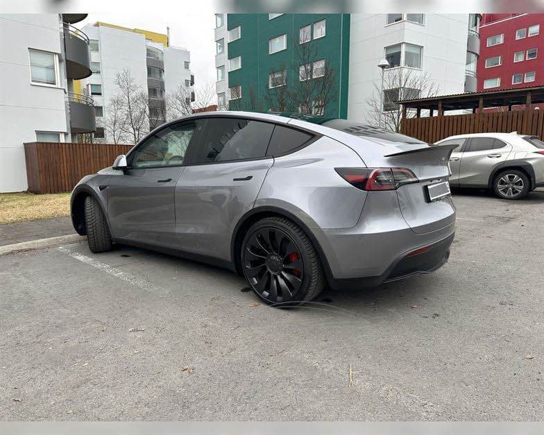 2023 Tesla Y