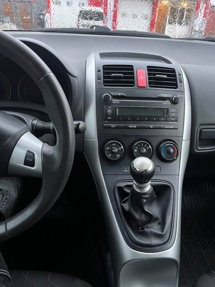 2012 Toyota Auris