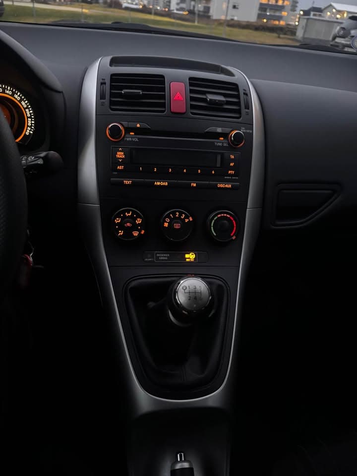 2012 Toyota Auris