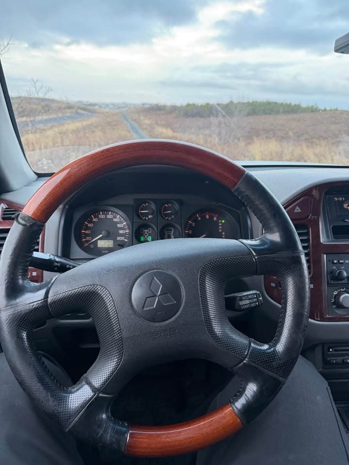 2001 Mitsubishi Pajero