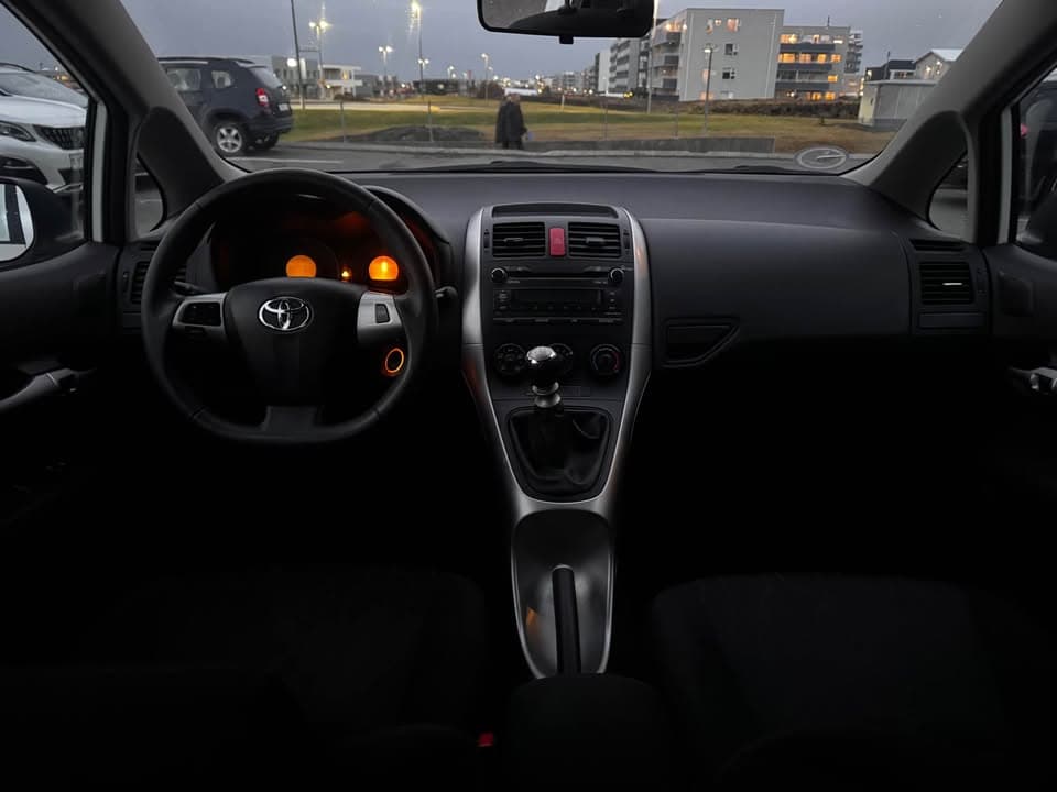2012 Toyota Auris