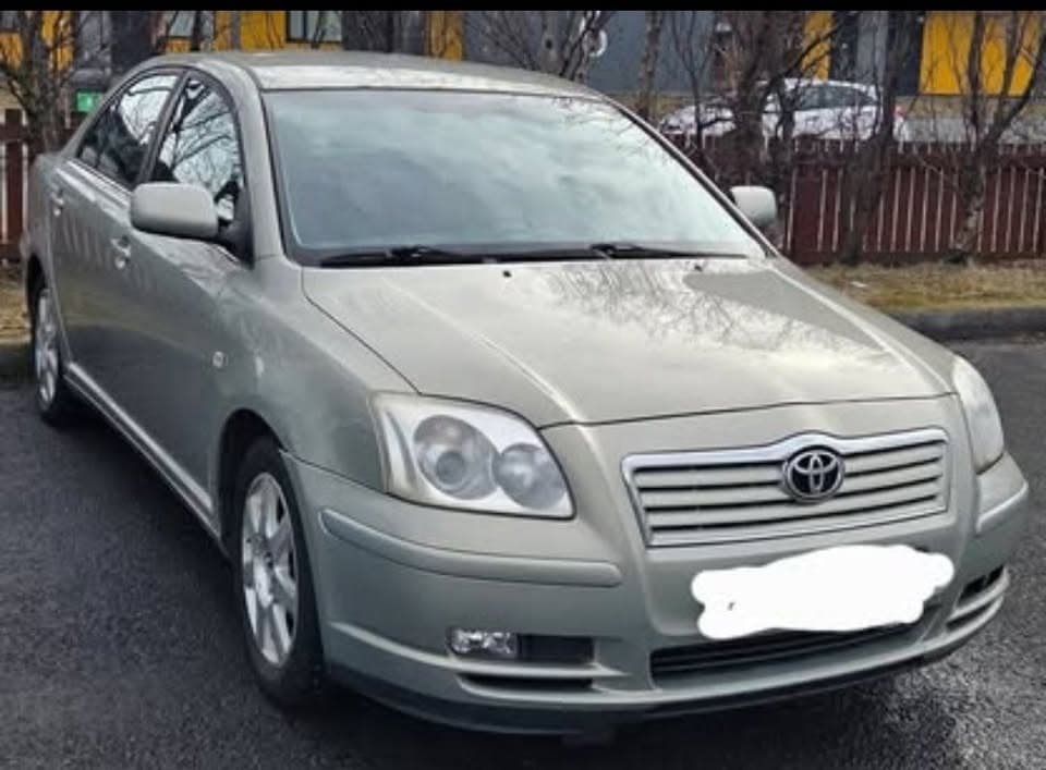 2004 Toyota Avensis