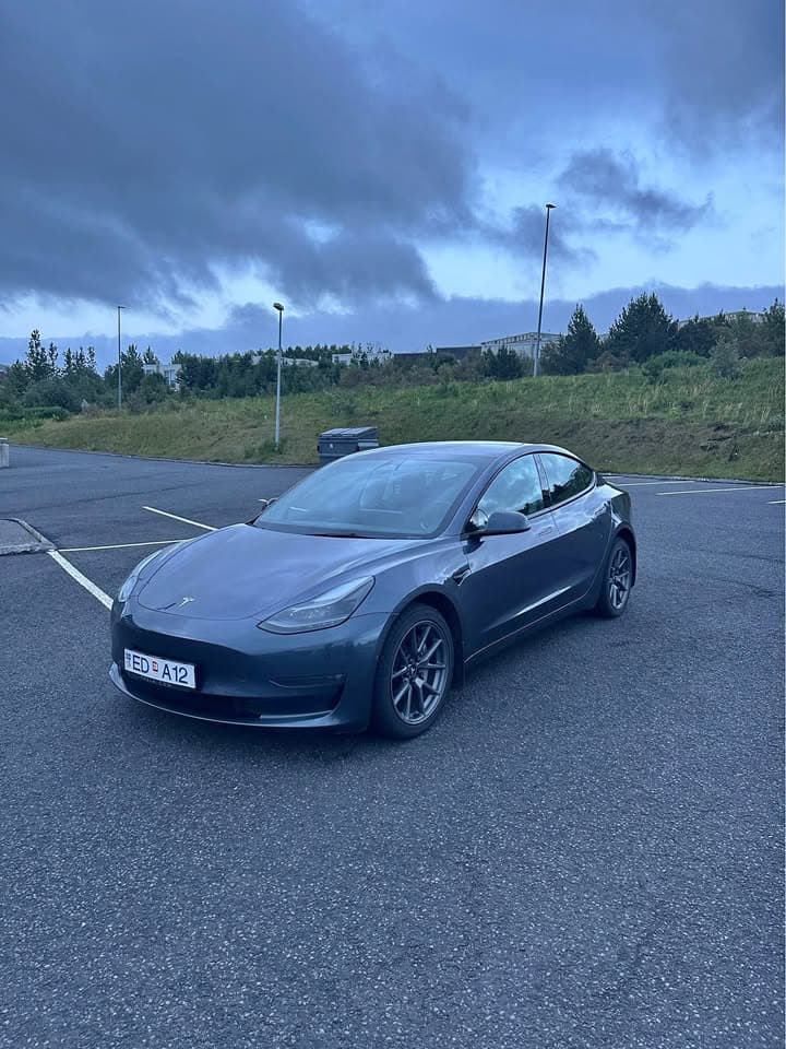 2022 Tesla Model 3 Long Range