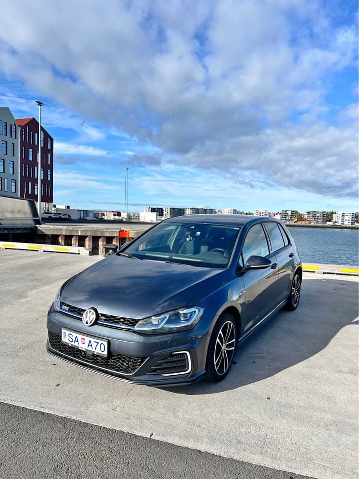 2020 Volkswagen Golf GTE