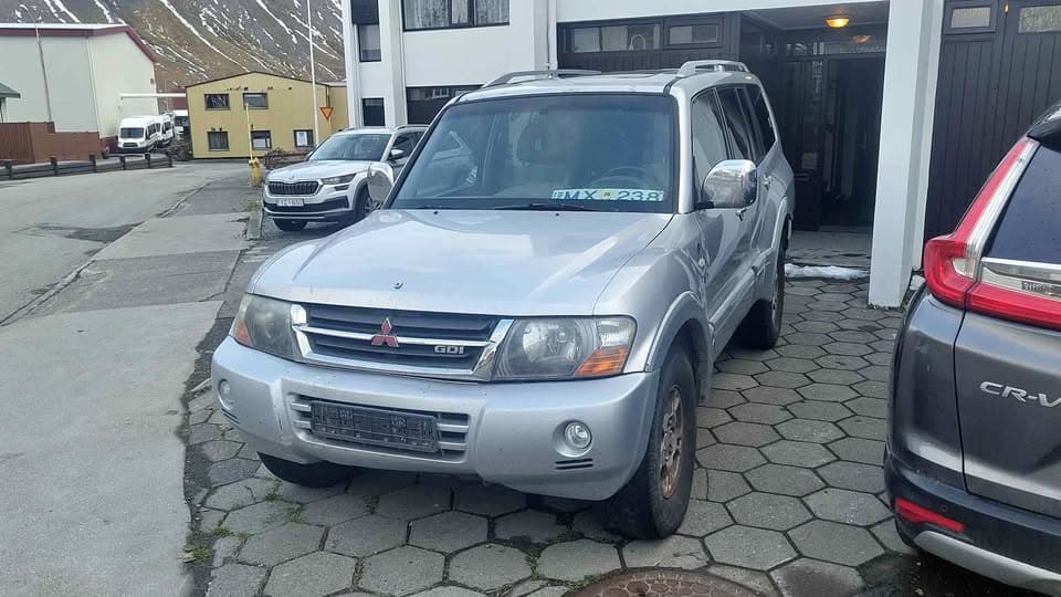 2004 Mitsubishi Pajero