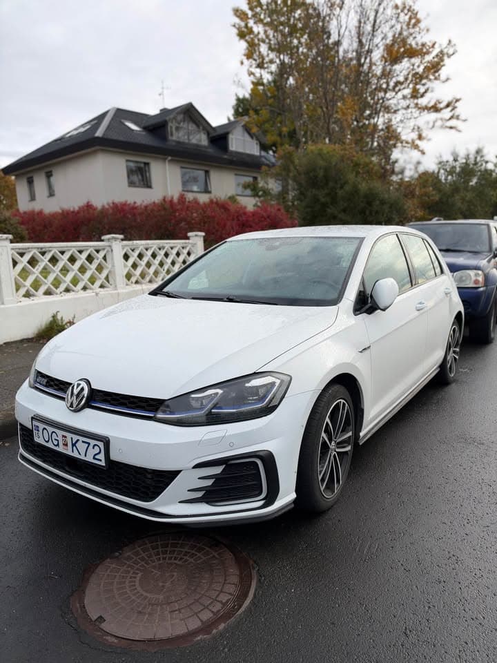 2017 Volkswagen Golf GTE
