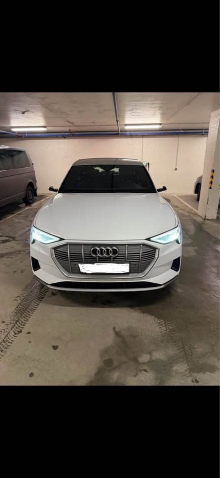 2020 Audi e-tron 50