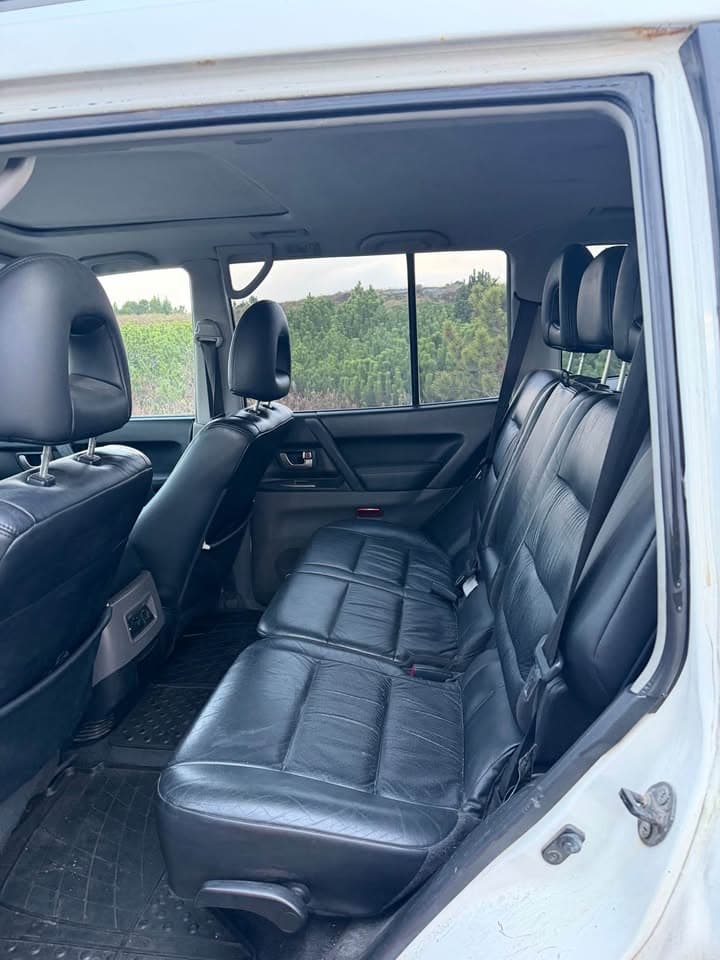 2001 Mitsubishi Pajero