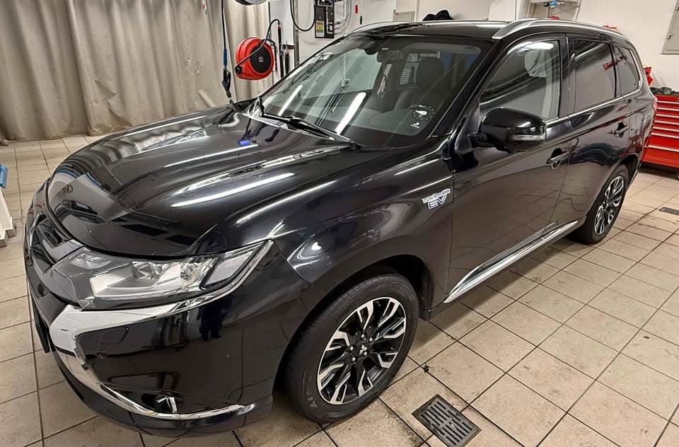 2017 Mitsubishi Outlander PHEV
