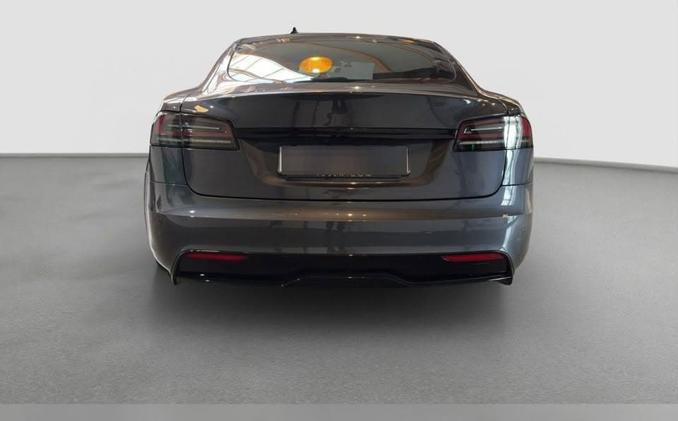 2023 Tesla Model S Plaid
