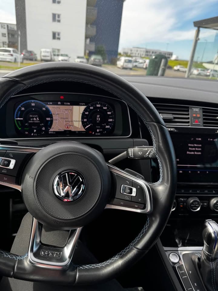 2018 Volkswagen Golf GTE