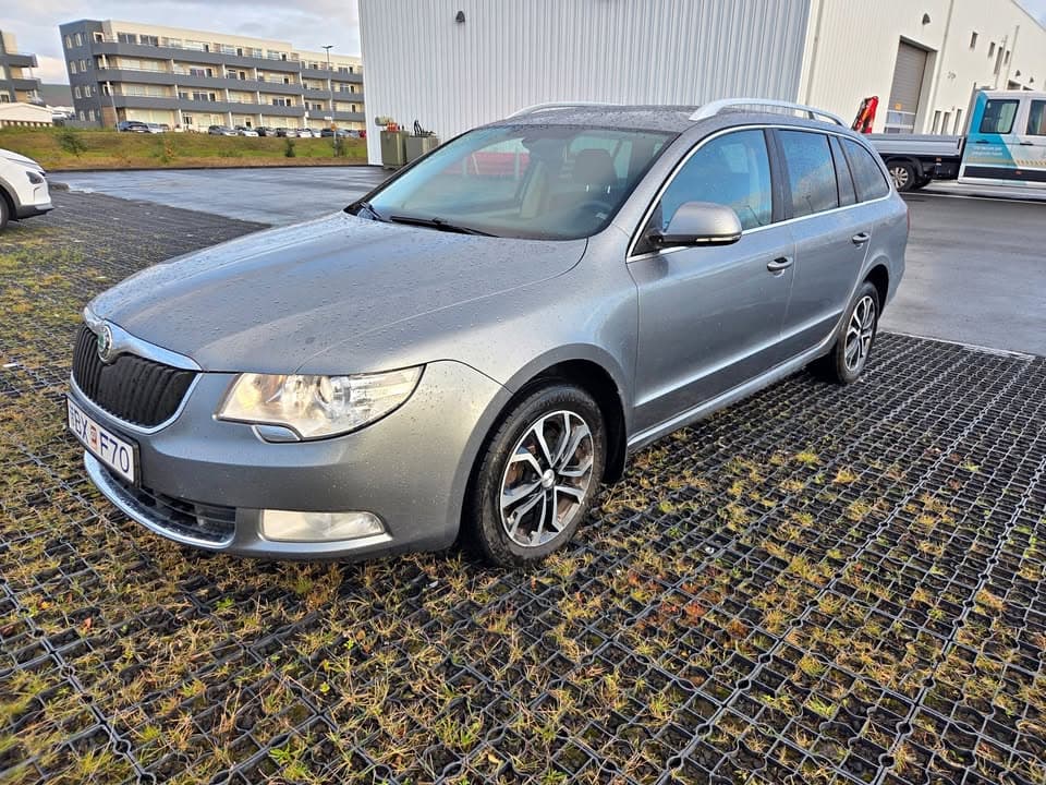 2011 Škoda Superb