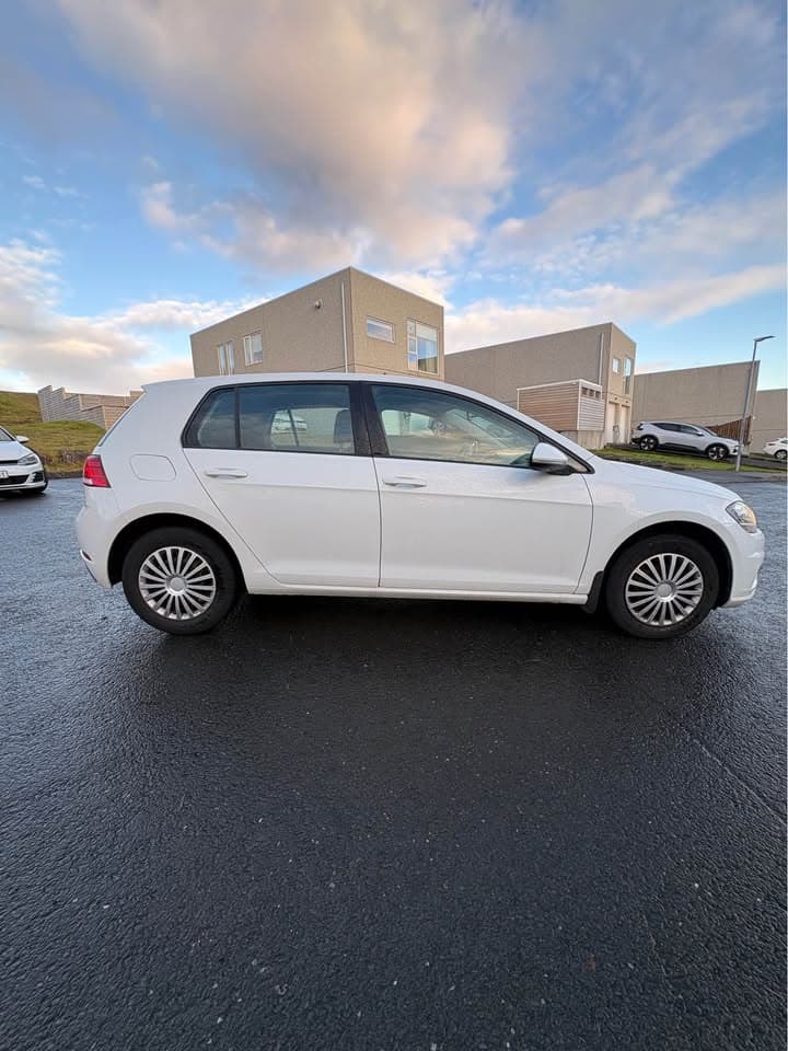 2017 Volkswagen Golf TSI
