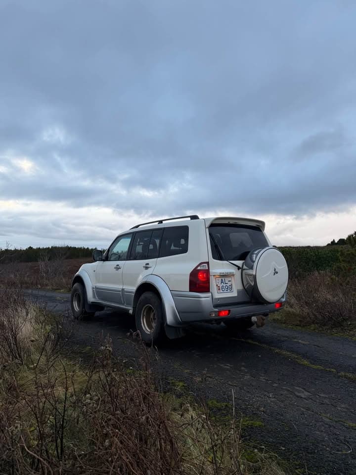 2001 Mitsubishi Pajero