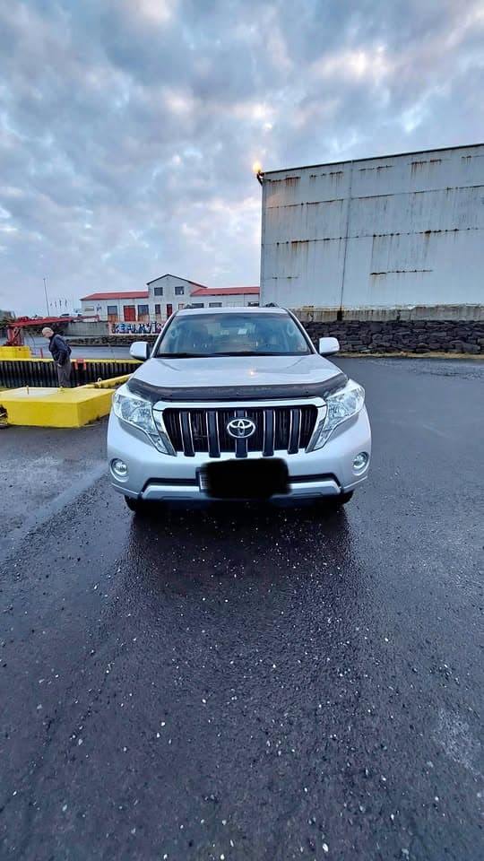 2017 Toyota Land Cruiser