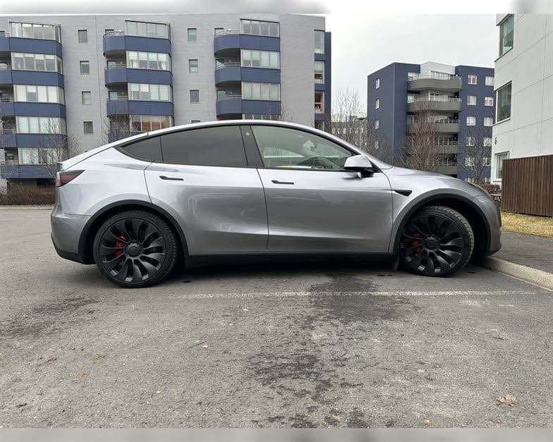 2023 Tesla Y