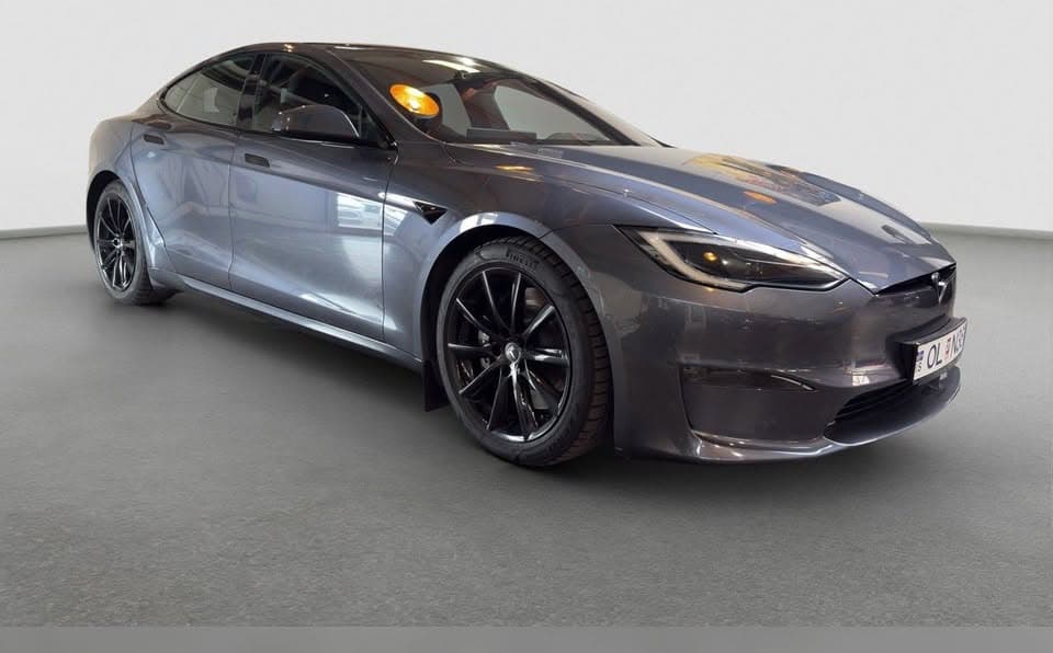 2023 Tesla Model S Plaid
