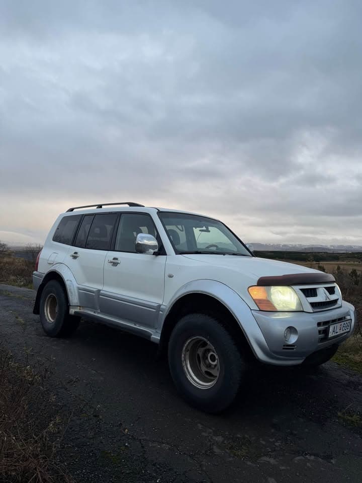 2001 Mitsubishi Pajero