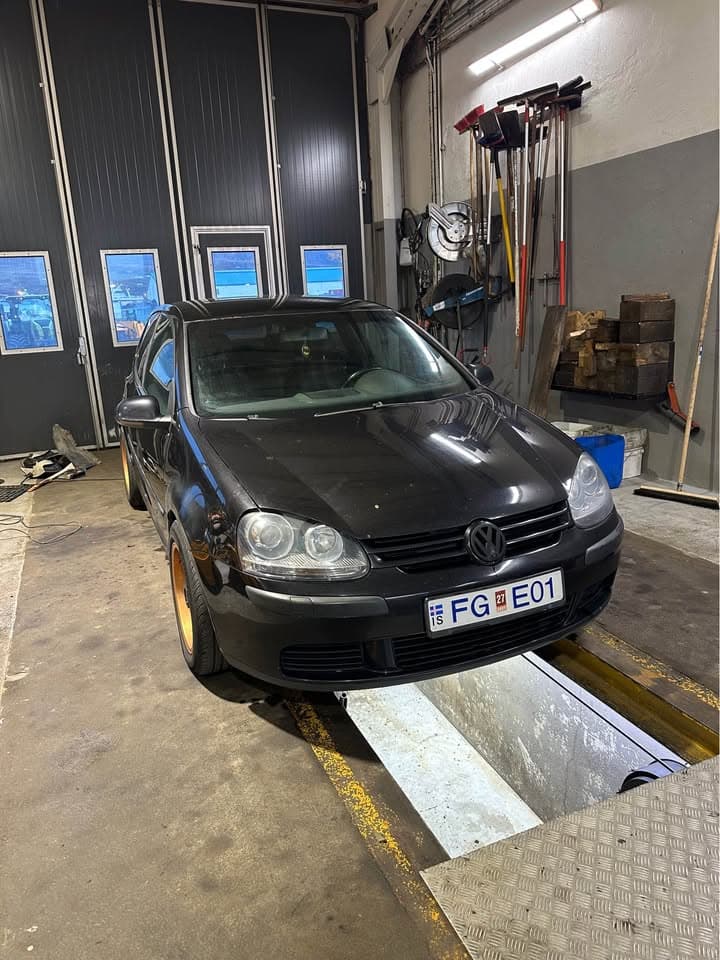 2004 Volkswagen Golf