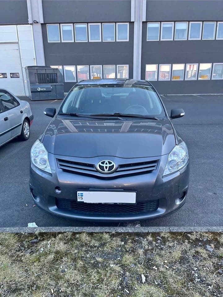 2012 Toyota Auris