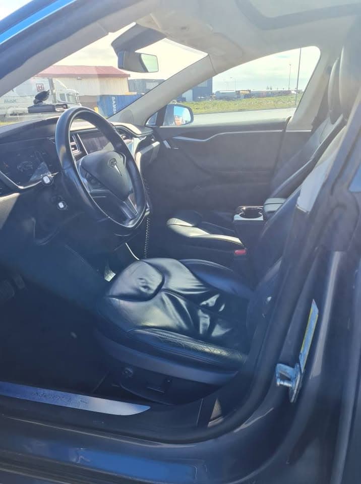 2015 Tesla Model S