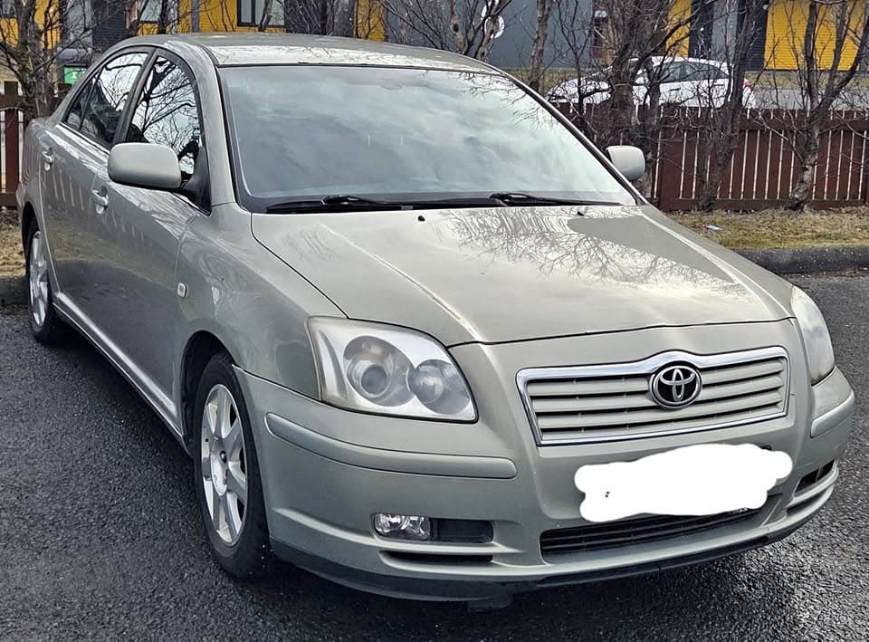 2004 Toyota Avensis