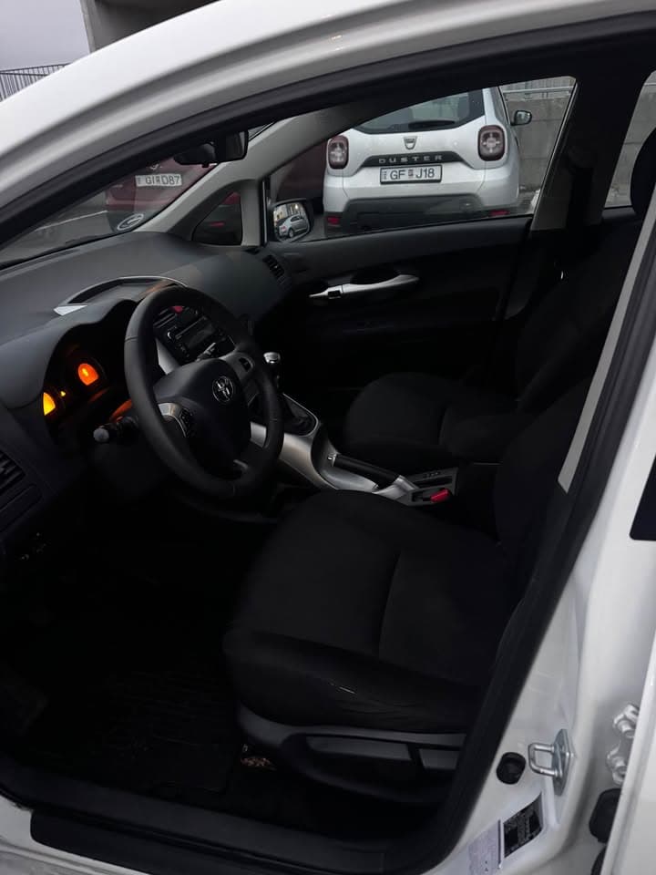 2012 Toyota Auris