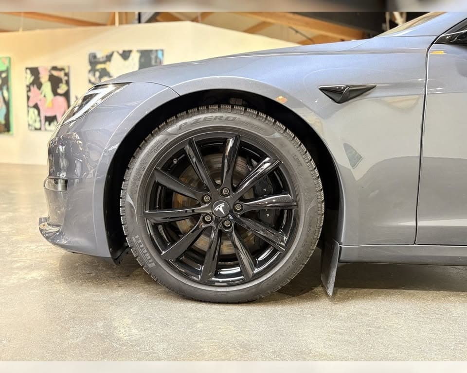 2023 Tesla Model S Plaid