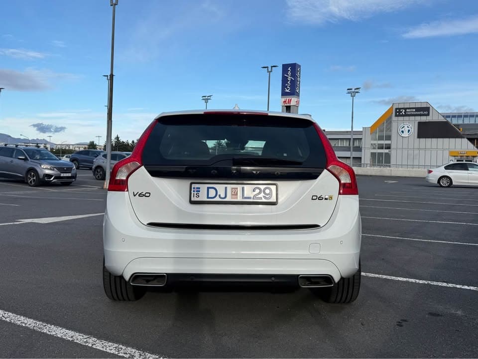 2017 Volvo V60