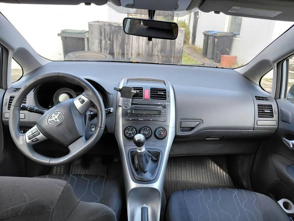2011 Toyota Auris