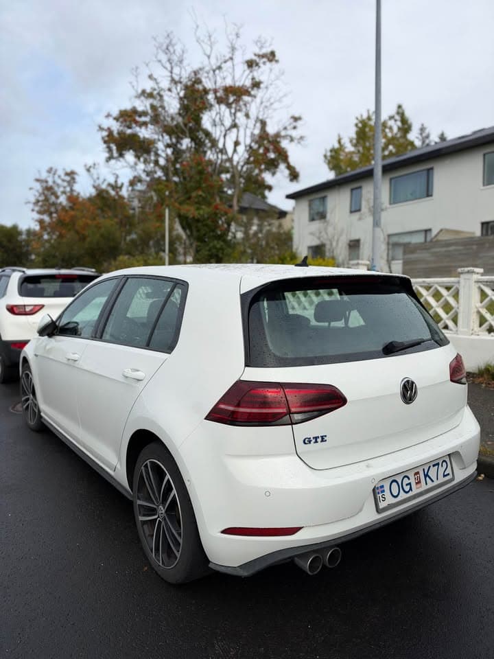 2017 Volkswagen Golf GTE