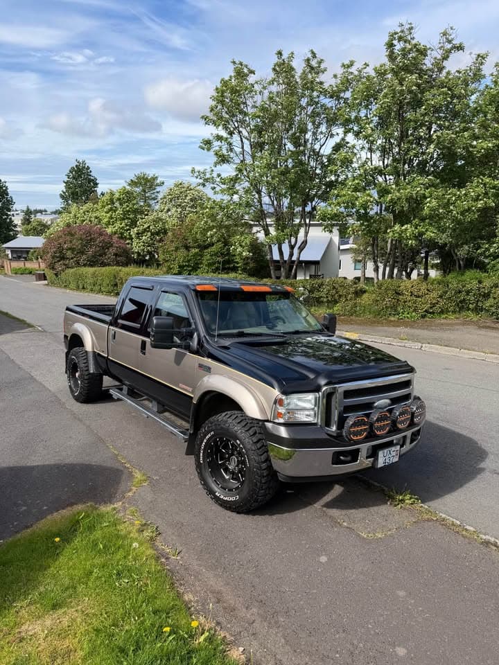 2004 Ford F-350 Lariat LE