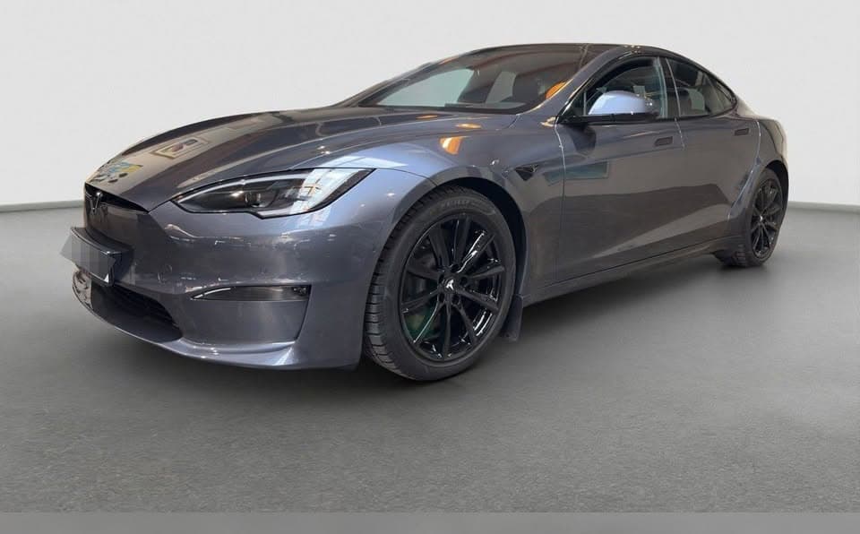 2023 Tesla Model S Plaid