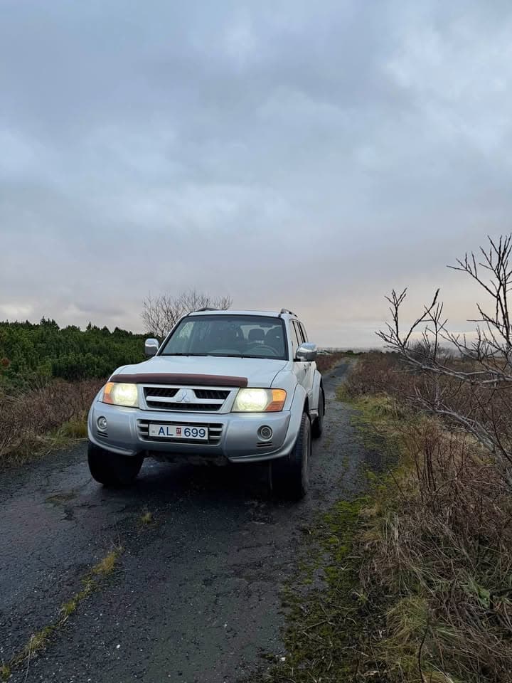 2001 Mitsubishi Pajero