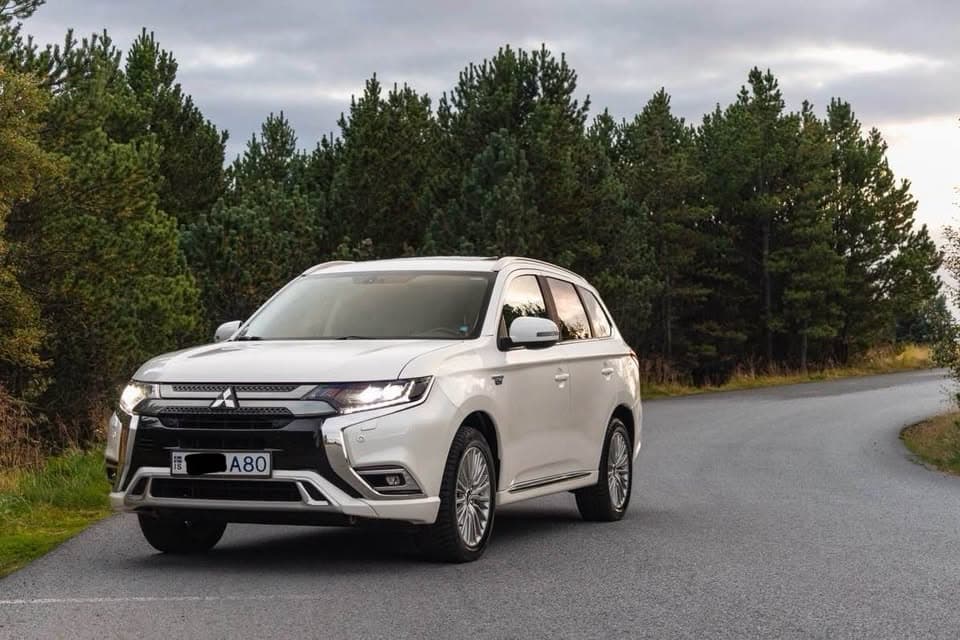 2019 Mitsubishi Outlander Intense 2 4 PHEV