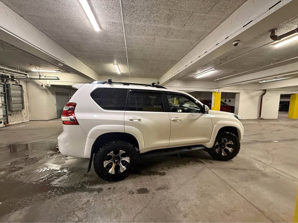 2016 Toyota Land Cruiser
