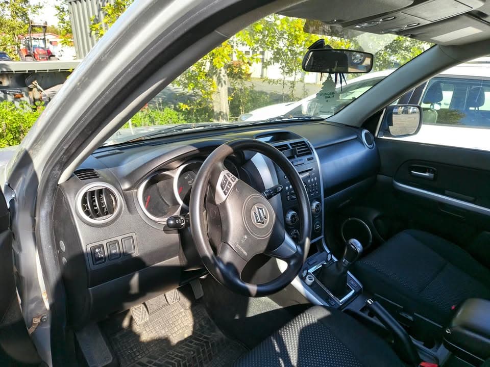 2009 Suzuki Grand Vitara 2