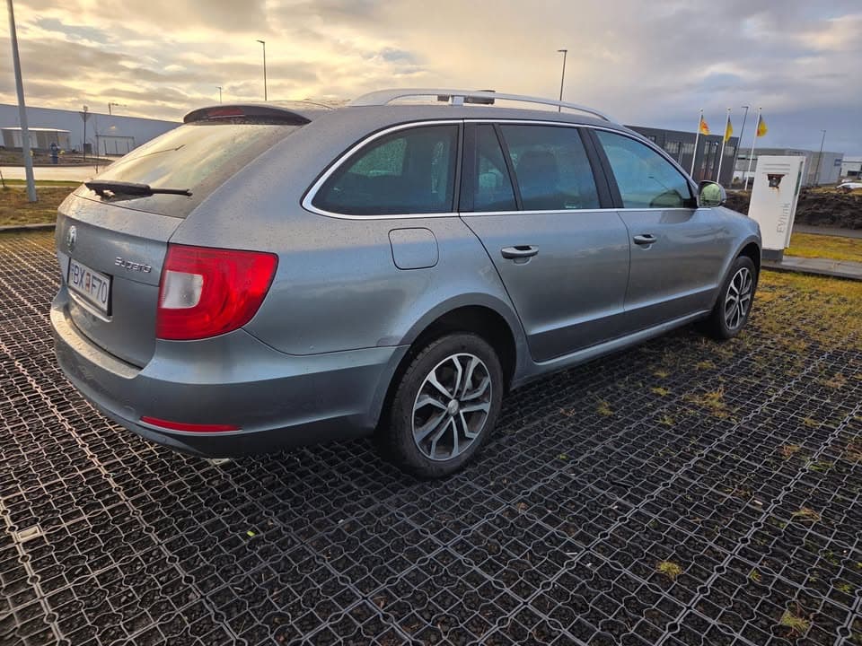2011 Škoda Superb