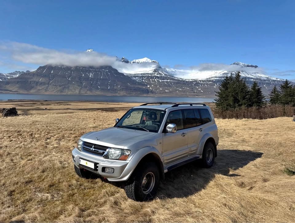 2000 Mitsubishi Pajero