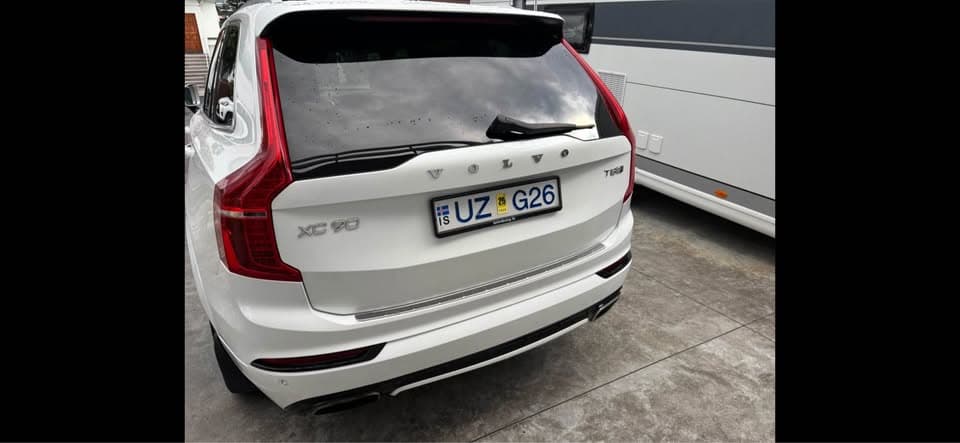 2016 Volvo XC90 T8 R-Design