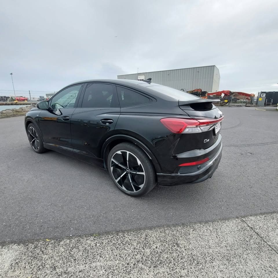 2022 Audi Q4 S-Line Sportback 50 e-tron Quattro