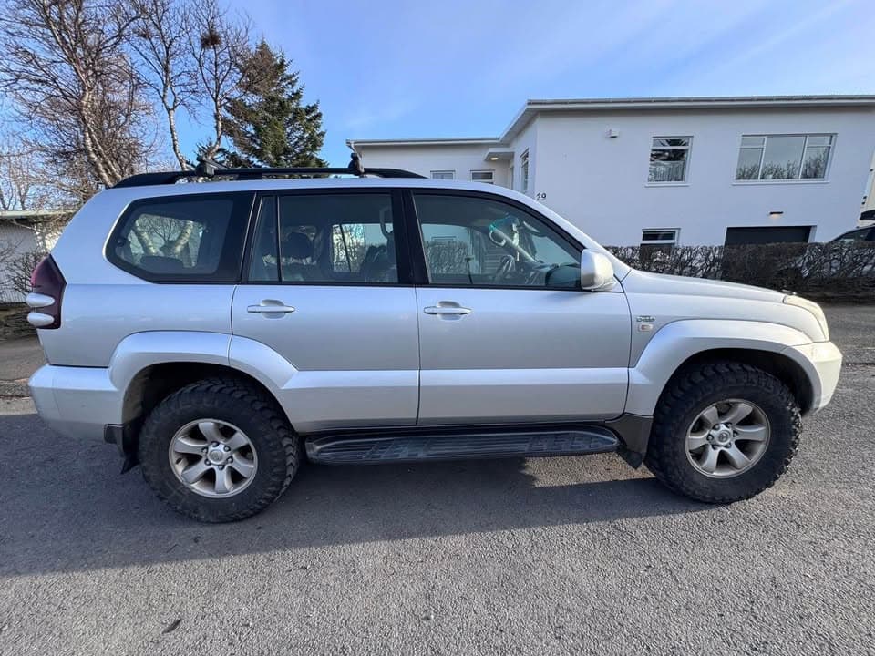 2005 Toyota Land Cruiser J120 GX
